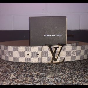 Unisex Louis Vuitton INITIALES Belt